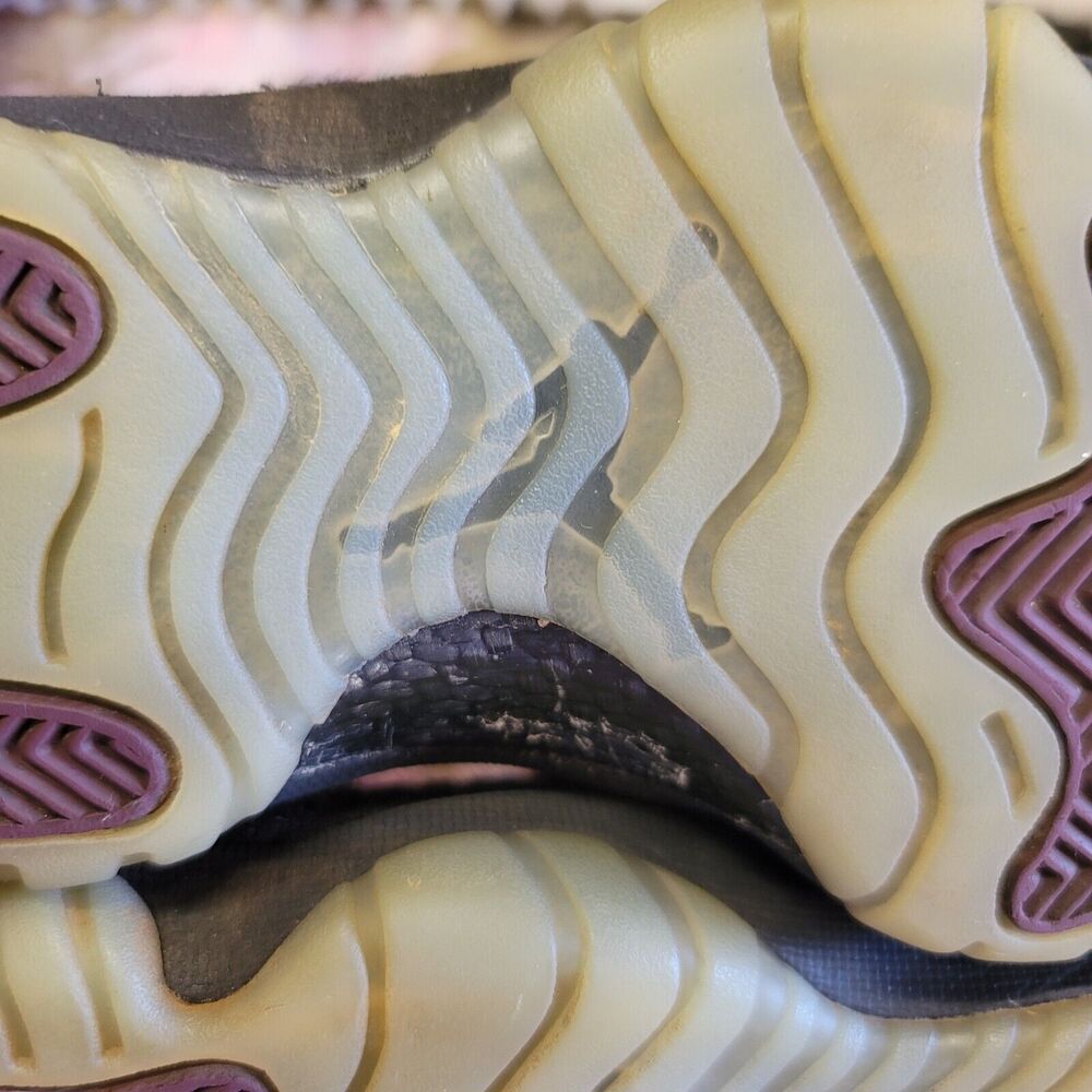 Air Jordan Future Black Night Maroon Furry Sneakers Womens Size 6 - Picture 6 of 9